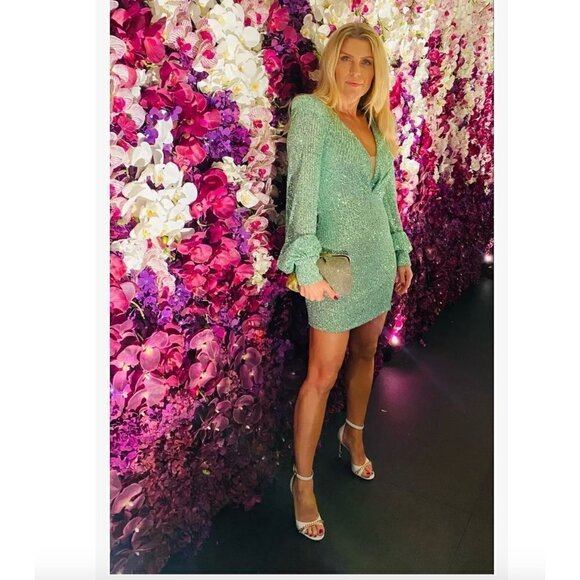 Ieena for Mac Duggal Sequined Structured Bishop Sleeve Mini Dress Light Green Wo - Picture 13 of 14